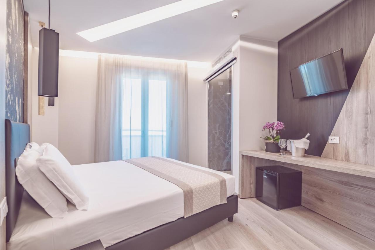 Hotel Cesare Augustus ลิโดดิเยโซโล ภายนอก รูปภาพ