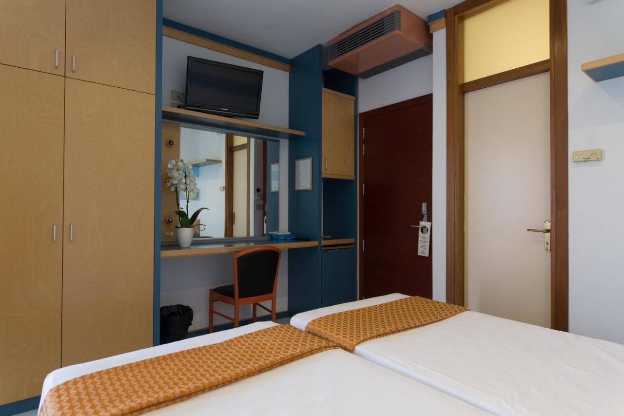 Hotel Cesare Augustus ลิโดดิเยโซโล ภายนอก รูปภาพ
