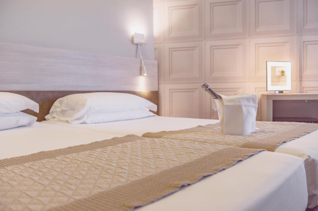 Hotel Cesare Augustus ลิโดดิเยโซโล ภายนอก รูปภาพ