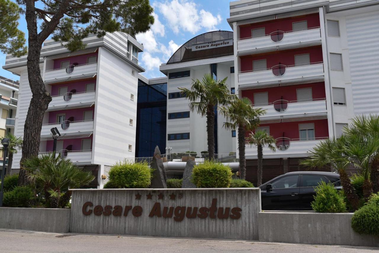 Hotel Cesare Augustus ลิโดดิเยโซโล ภายนอก รูปภาพ
