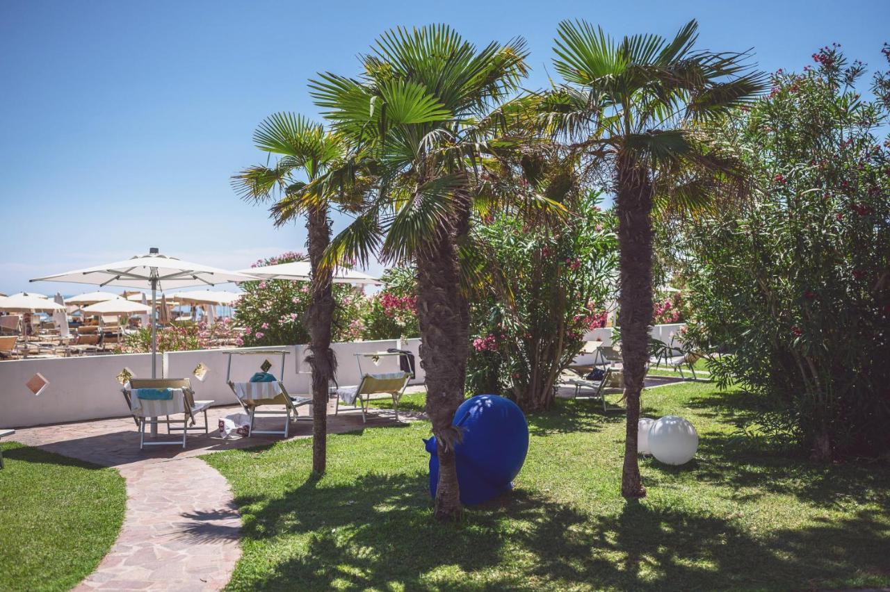 Hotel Cesare Augustus ลิโดดิเยโซโล ภายนอก รูปภาพ