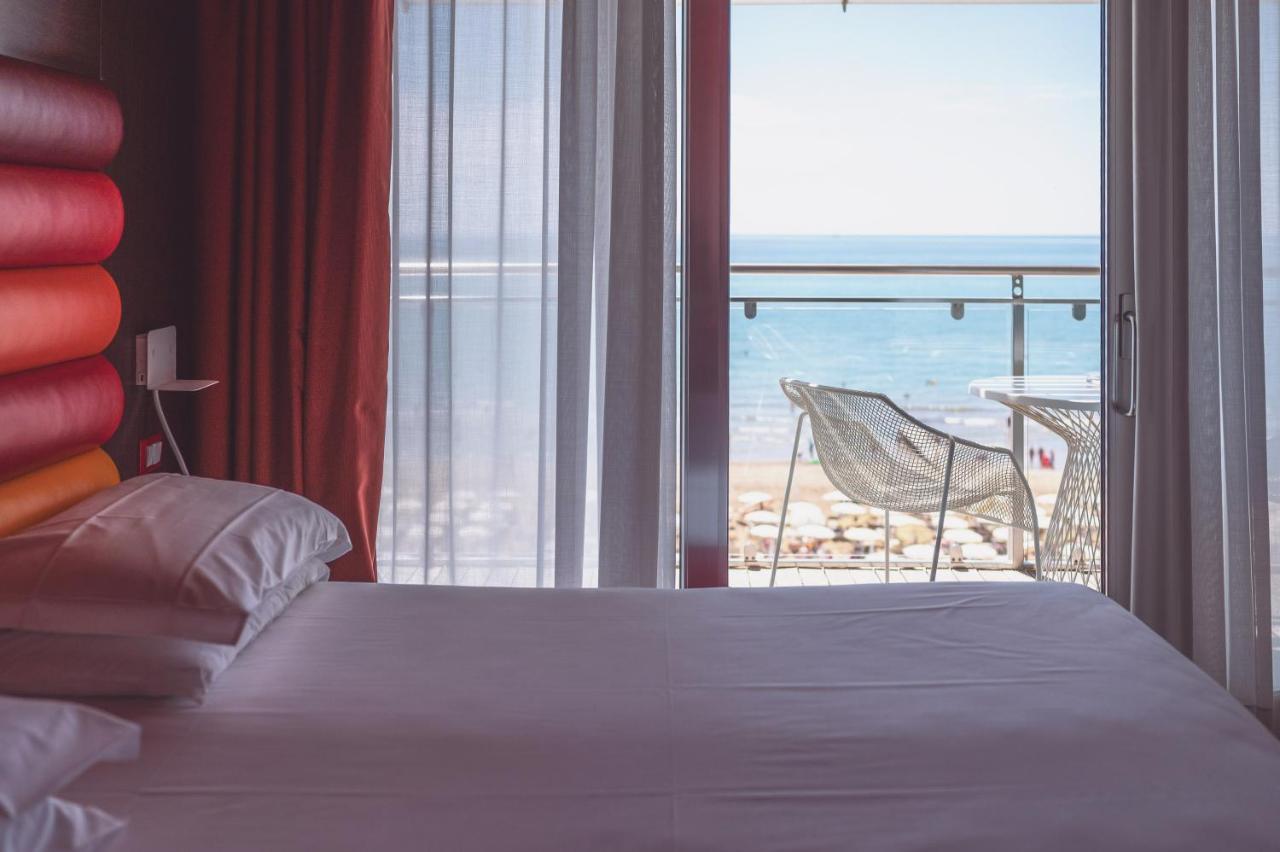 Hotel Cesare Augustus ลิโดดิเยโซโล ภายนอก รูปภาพ