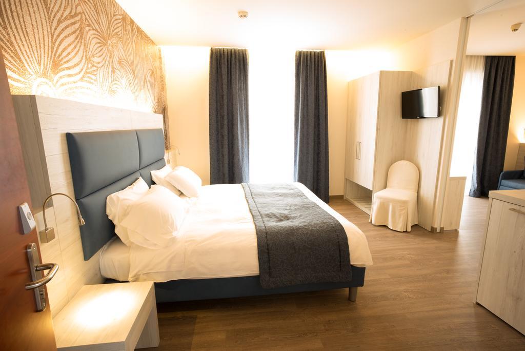 Hotel Cesare Augustus ลิโดดิเยโซโล ภายนอก รูปภาพ