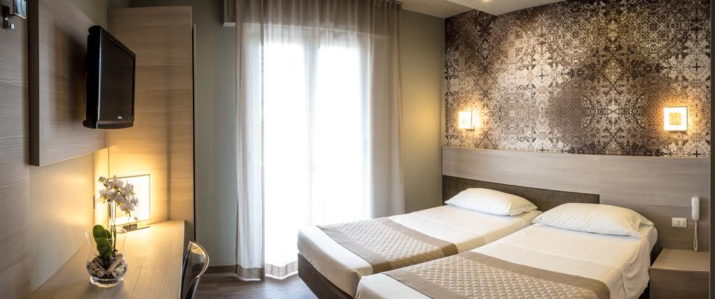 Hotel Cesare Augustus ลิโดดิเยโซโล ภายนอก รูปภาพ