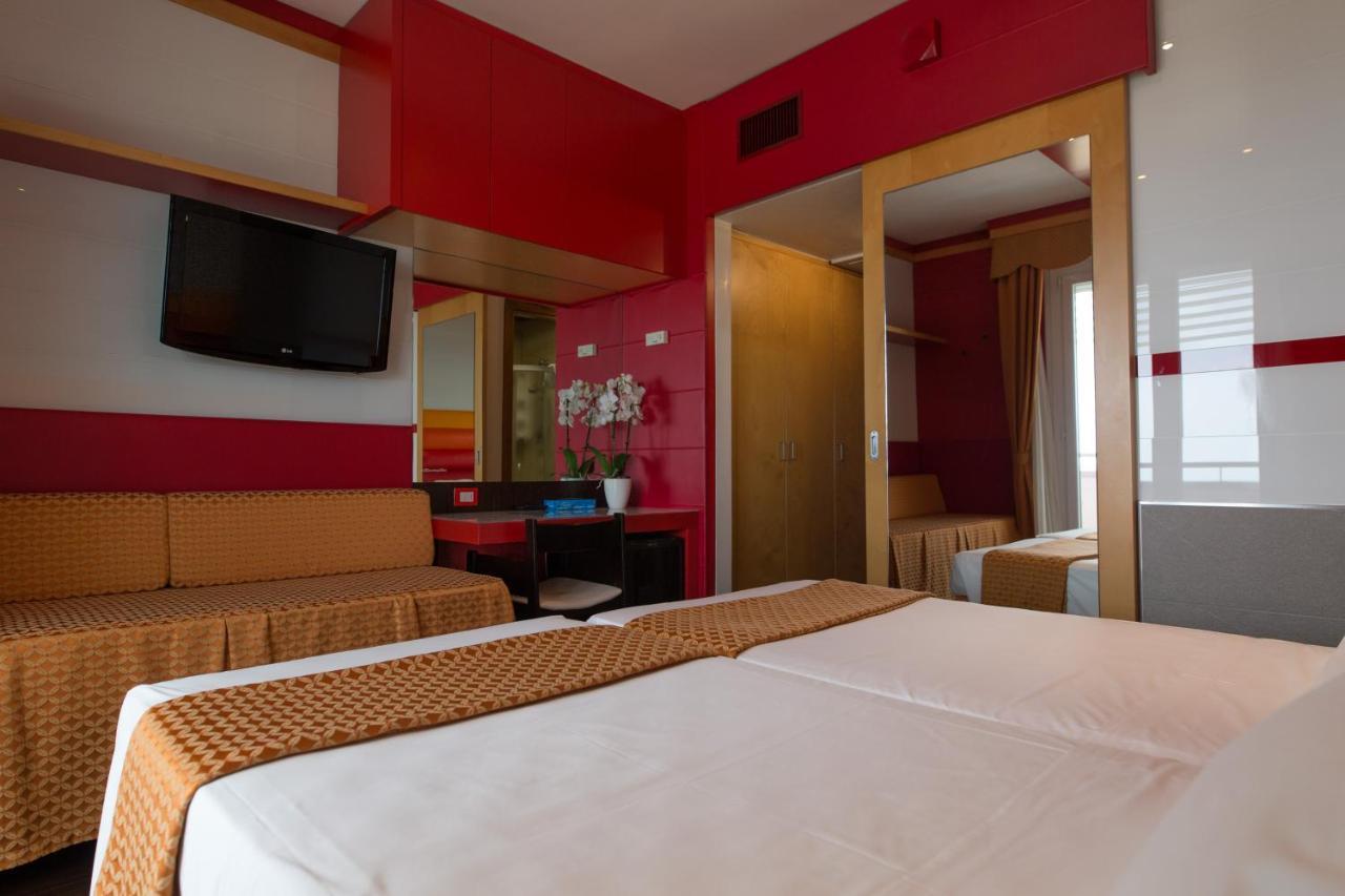Hotel Cesare Augustus ลิโดดิเยโซโล ภายนอก รูปภาพ